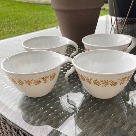 Corningware Corelle Vintage Mugs Stackable Set of 4 - Picture 1 of 4